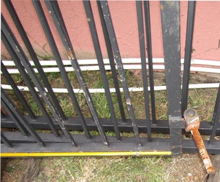 Double Swing Steel Driveway Gates with Hinges