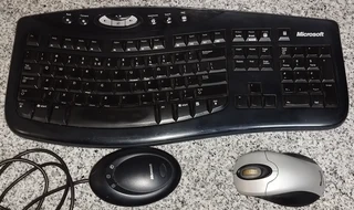 Microsoft Desktop 3000 V1.0 Wireless Keyboard and Mouse