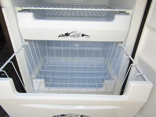 Whirlpool WB6040IX-Aa Refrigirator/Freezer - needs attention!