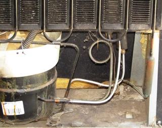 Whirlpool WB6040IX-Aa Refrigirator/Freezer - needs attention!