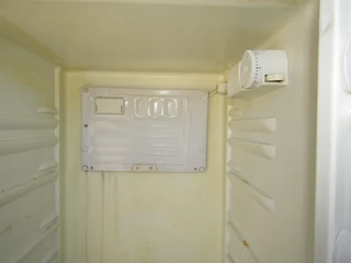Whirlpool WB6040IX-Aa Refrigirator/Freezer - needs attention!