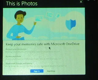 Hitachi CP-X400 LCD Projector