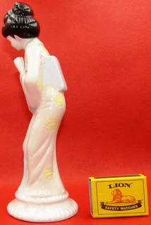 Geisha Porcelain Figurine - flawed