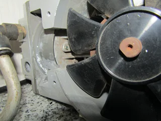 Oil-Less Piston Vacuum Pump - 250W B88