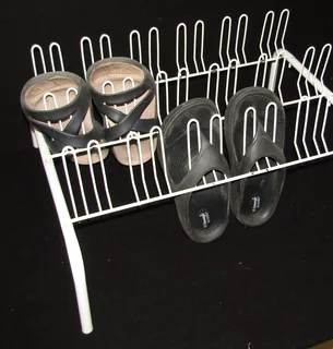 Floor Standing Wire Shoe Rack / Organizer for 9 pairs of shoes