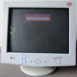 17" CRT Monitor - LG StudioWorks E700B