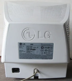 17&#34; CRT Monitor - LG StudioWorks E700B