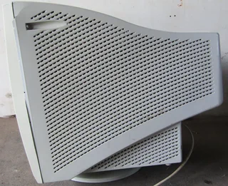 17&#34; CRT Monitor - LG StudioWorks E700B