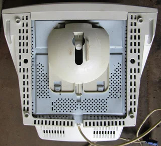 17&#34; CRT Monitor - LG StudioWorks E700B