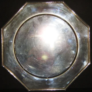 Silver Platter - Octagon 28cm between flats