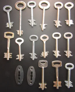 Assorted Double Throw Security Door Keys