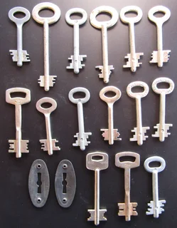 Assorted Double Throw Security Door Keys