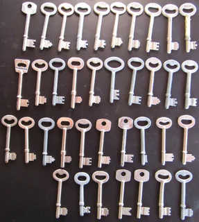 Assorted Door Keys