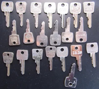 Assorted Cabinet Type Keys