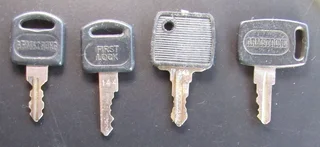 Assorted Office Cabinet Type Keys