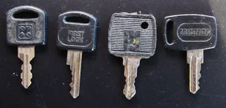 Assorted Office Cabinet Type Keys