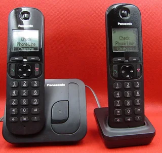Panasonic KX-TGC210SA Digital Cordless Phone