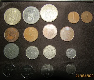 Assorted Neatherlands x 17