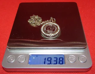 Commemorative Queen Victoria Pendant with Diamante