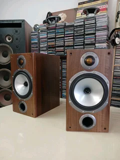 CLEANEST IN SA! Monitor Audio Bronze BR2 Loudspeakers - 3 MONTHS WARRANTY (WeBuyHifi)