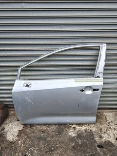 Toyota Corolla Cross door L/F