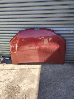 Renault Sandero Bonnet