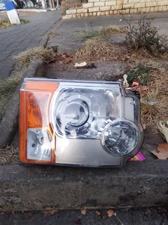 Land Rover Discovery 3 Headlight  Right