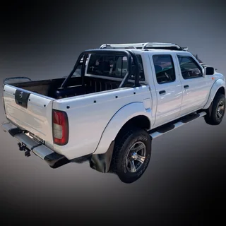 NISSAN HARDBODY 2003, 4x4 RUNNING DAILY, LICENSED TILL 31/07/2026