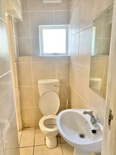 TO LET, MOWBRAY BEDROOM FOR RNT R4860