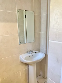 TO LET, MOWBRAY BEDROOM FOR RNT R4860