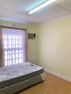 TO LET, BIG BEDROOM, MOWBRAY, R4860