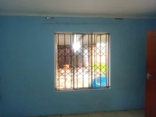 Room for rental In Mapleton x12  Next to Phumula opposite Voslorus