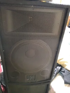 Set of 2 Wharfedale Pro LIX-C15 15&#34; it&#39;s available, no time wasters. Please read description