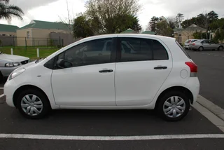 2010 Toyota Yaris Hatchback