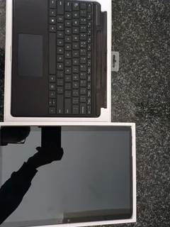 Used Microsoft surface pro 8 i5