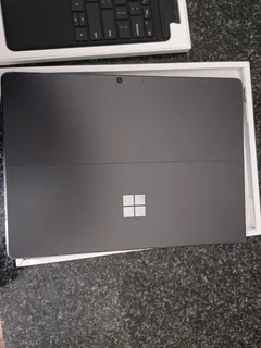Used Microsoft surface pro 8 i5