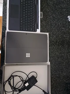 Used Microsoft surface pro 8 i5