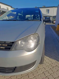 Headlight cleaning service