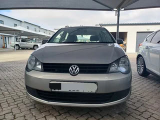 Headlight cleaning service