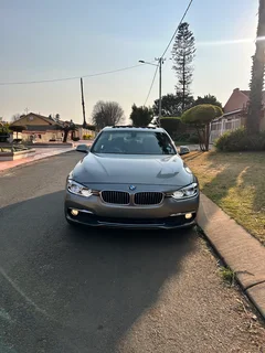 2016 BMW 3 Series Sedan 320i Luxury line