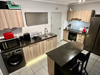 2 BEDROOM APARTMENT AVAILABLE FOR RENT IN AMANZIMTOTI