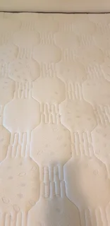 Queen size bed - Sealy Willowbridge