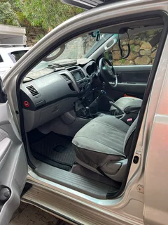 Toyota Hilux V6 4.0 Double Cab 4x4 Raider M/T