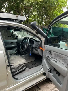 Toyota Hilux V6 4.0 Double Cab 4x4 Raider M/T