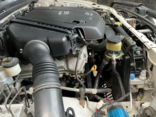 Toyota Hilux V6 4.0 Double Cab 4x4 Raider M/T