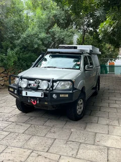 Toyota Hilux V6 4.0 Double Cab 4x4 Raider M/T