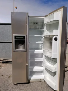 LG side by side, no frost fridge.free delivery in Cape Town.