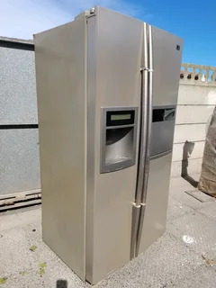LG side by side, no frost fridge.free delivery in Cape Town.