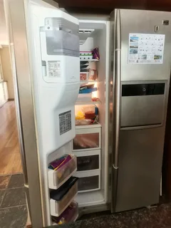 LG side by side, no frost fridge.free delivery in Cape Town.