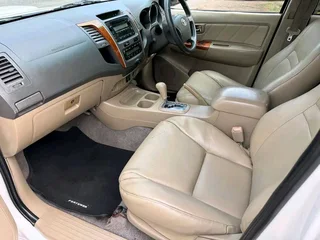 Bargain 2011 TOYOTA FORTUNER 3.0D4D AUTO